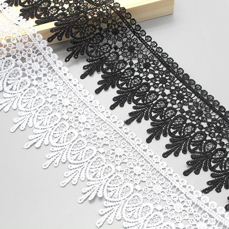 Black and White Lace 9cm Wide