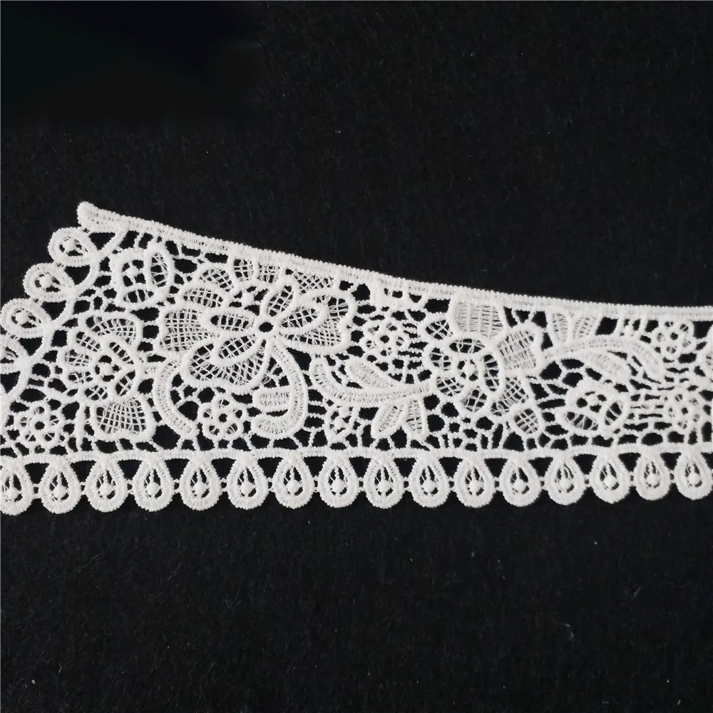 White Hollow out Lace Neckline Fabric Embroidery Applique Lace Collar