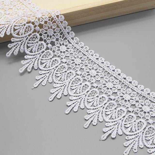 Black and White Lace 9cm Wide